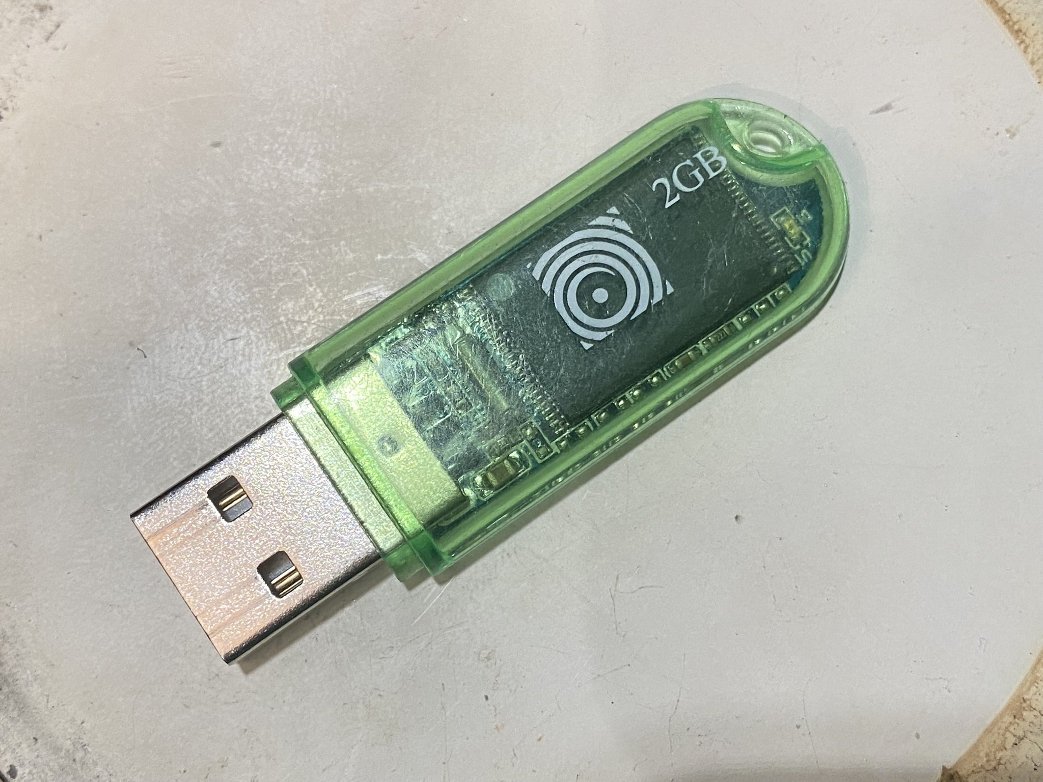 Utracone wspomnienia? Jak odzyskać dane z pendrive’a, dysku zewnętrznego i karty pamięci
