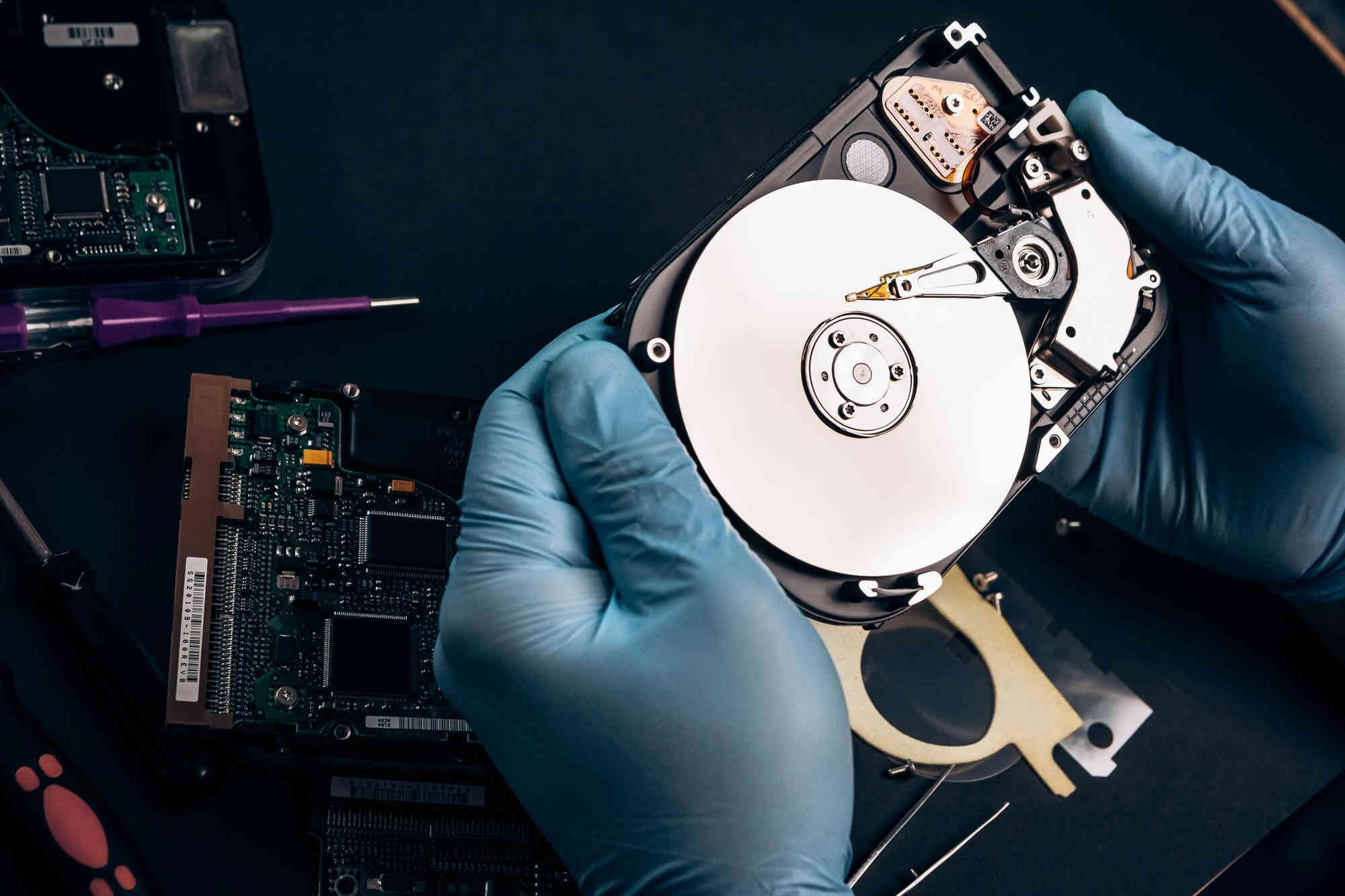 Podstawy cennika – co musisz wiedzieć o opłatach za odzyskiwanie danych