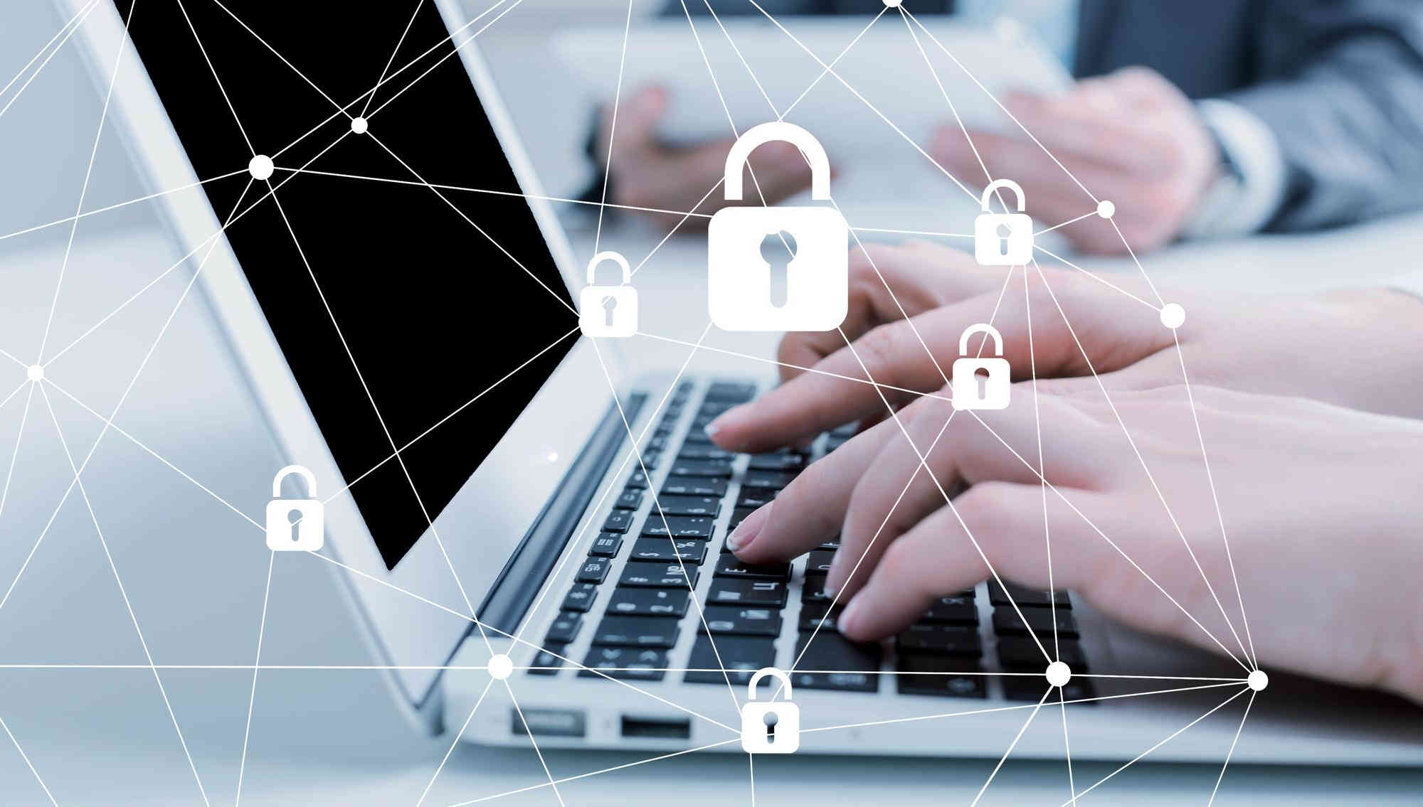 Menedżer haseł czy przeglądarka? Sprawdź, jak najlepiej chronić swoje konta