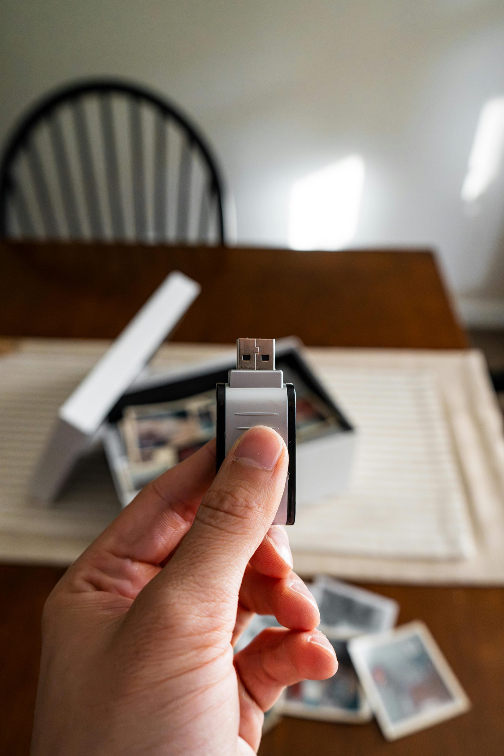 Zalany pendrive – mity o ryżu i dlaczego korozja postępuje szybciej niż myślisz