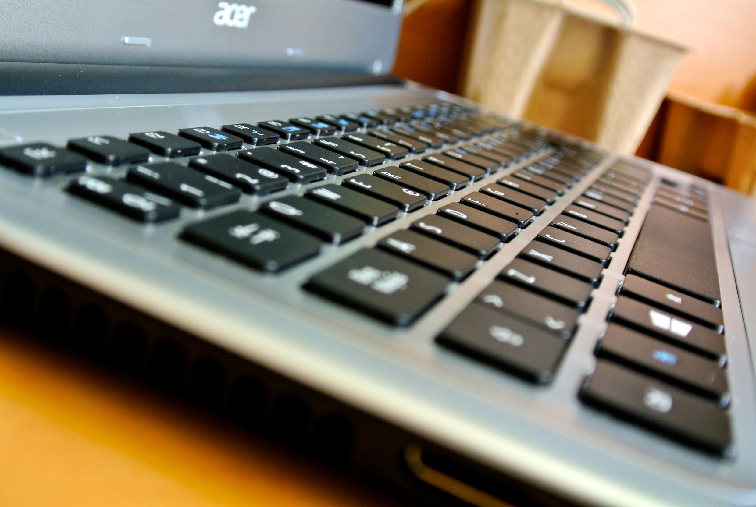Czy ponowna instalacja Windows usuwa wszystkie dane? Co dzieje się z plikami na dysku