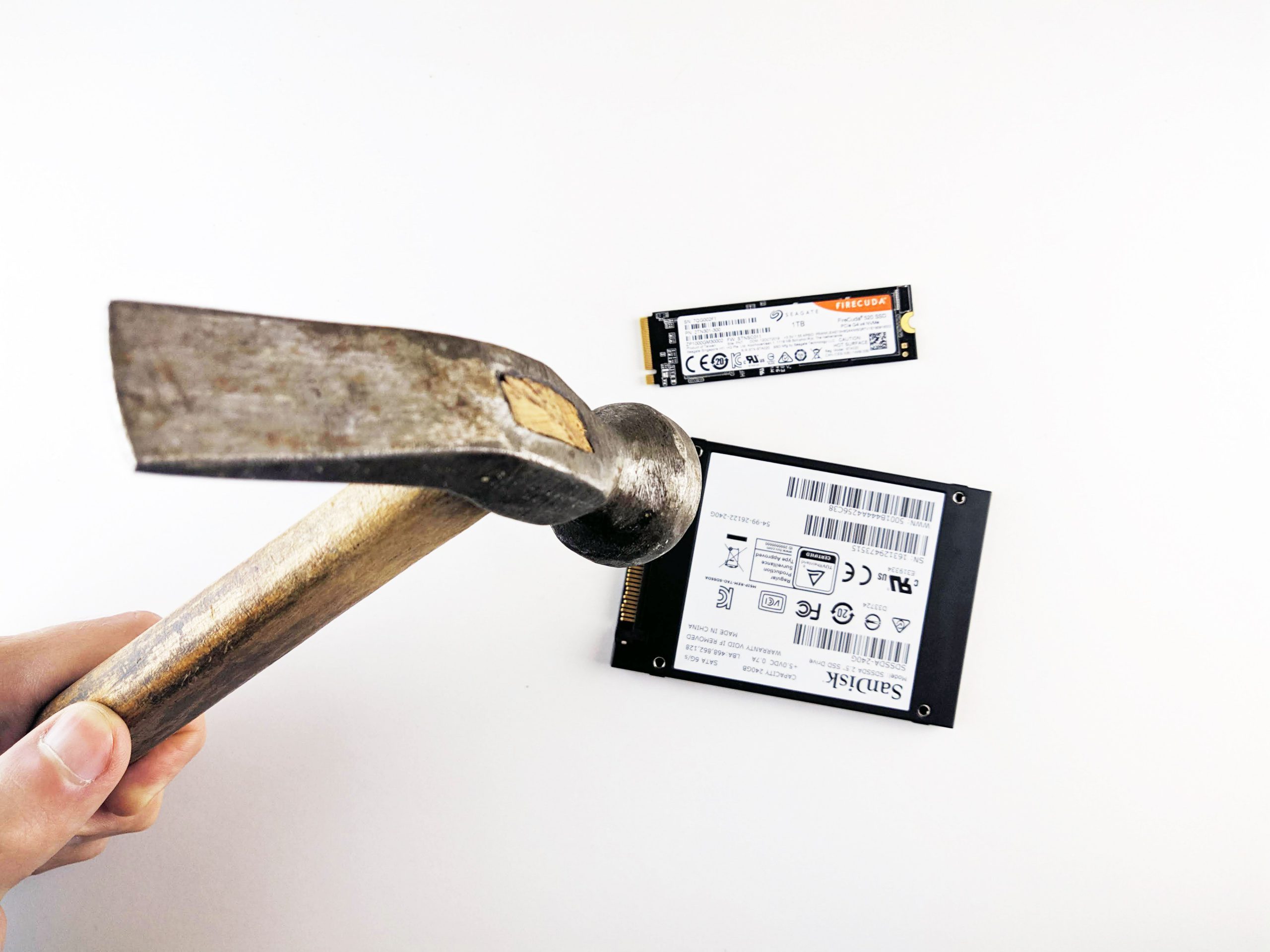 Odzyskiwanie danych z SSD – co można odzyskać po awarii?